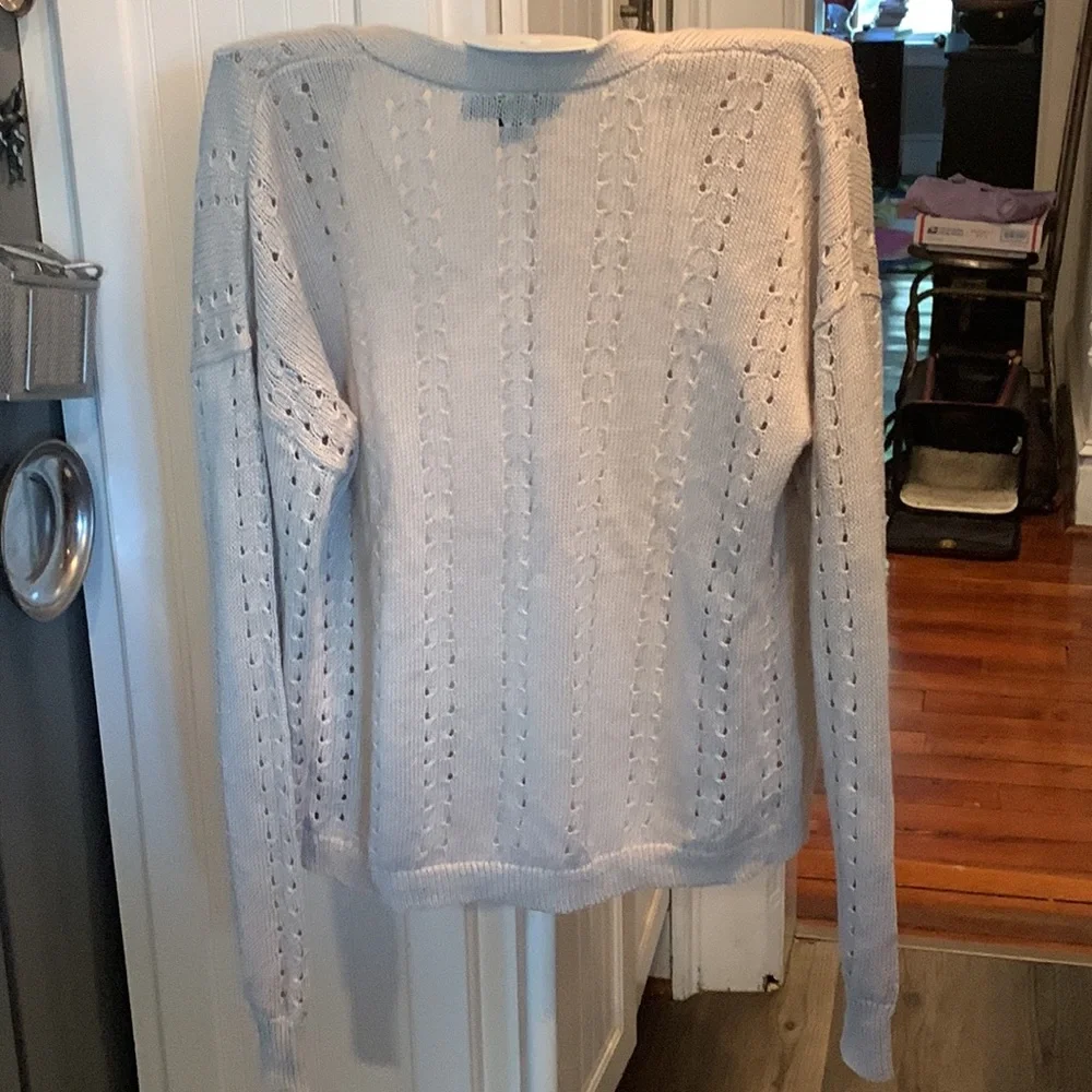 Banana Republic Italian linen open cardigan. Never worn. new condition. 130 r/t